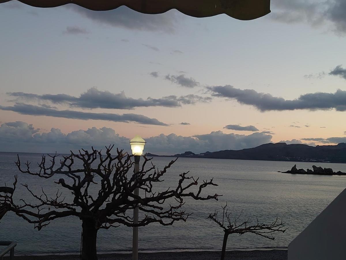 Skizenas Waterfront Apartments Haraki Dış mekan fotoğraf