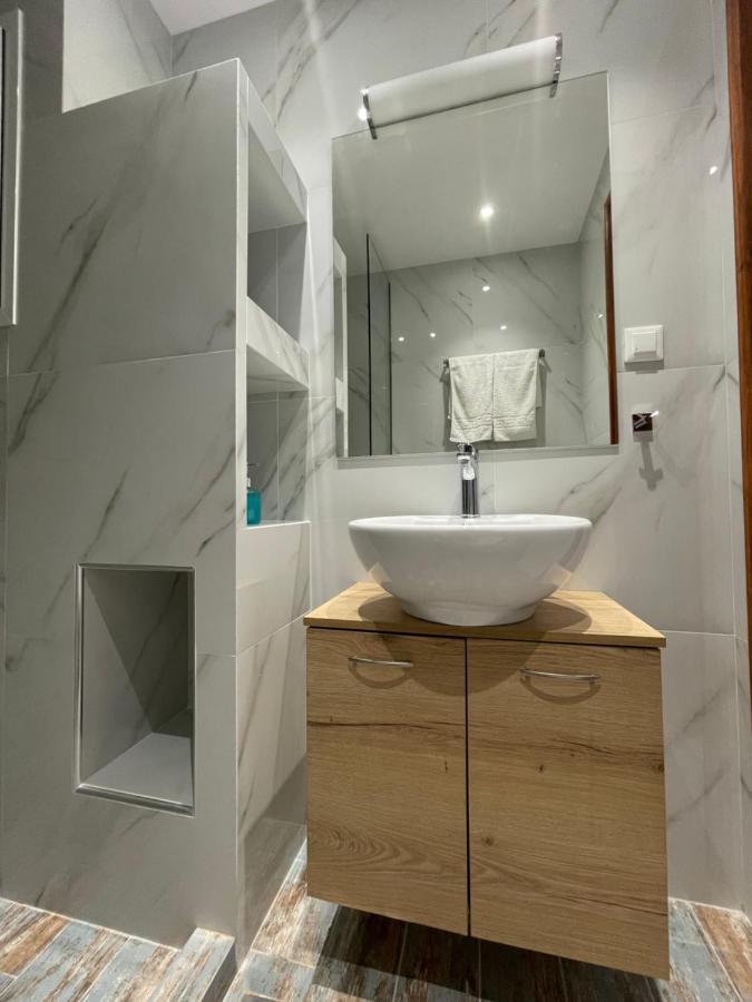 Skizenas Waterfront Apartments Haraki Dış mekan fotoğraf